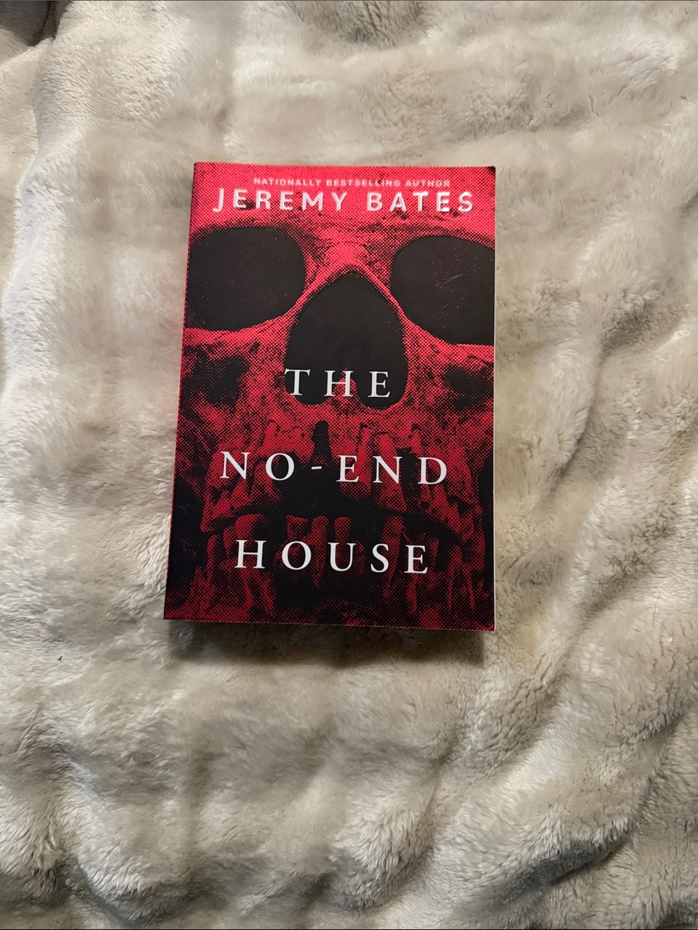 The No-End House by - Red Paperback Horror Novel